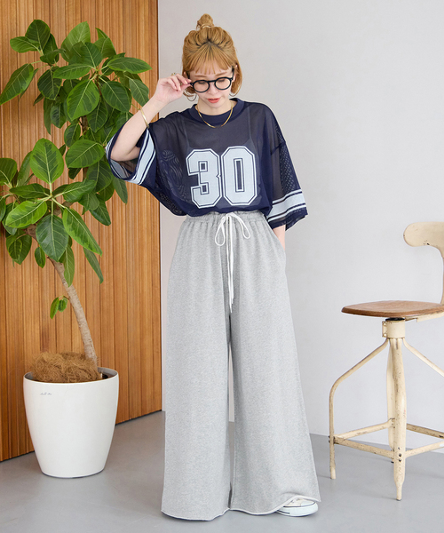 B.C STOCK（ベーセーストック）の「Gleamy/グリーミー ワイドスウェットパンツ（スウェットパンツ・レディース・アイボリー/チャコールグレー・FREE）」の15枚目の写真