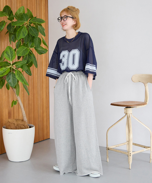 B.C STOCK（ベーセーストック）の「Gleamy/グリーミー ワイドスウェットパンツ（スウェットパンツ・レディース・アイボリー/チャコールグレー・FREE）」の16枚目の写真