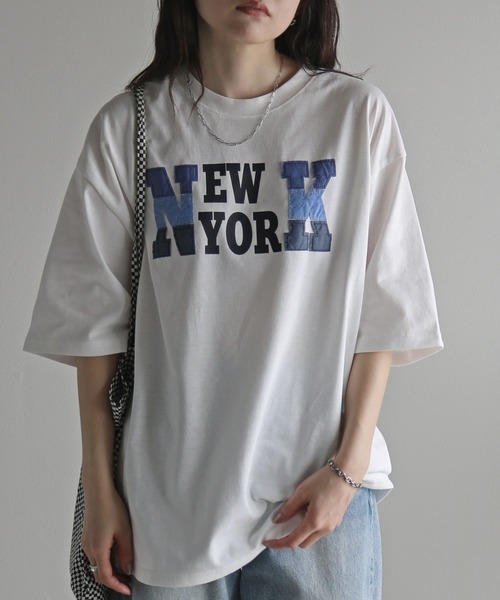 COURO(コウロ)の「デニムパッチプリントTシャツ(Tシャツ/カットソー・レディース・ホワイト/ブルー/ブラック・M/L/XL)」の2枚目の写真