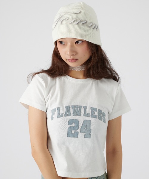 FCMM(エフシーエムエム)の「PIGMENT DENIM CROP TEE/ピグメントデニムクロップT(Tシャツ/カットソー・レディース・ブラック/ホワイト/チャコール・SMALL/MEDIUM)」の1枚目の写真