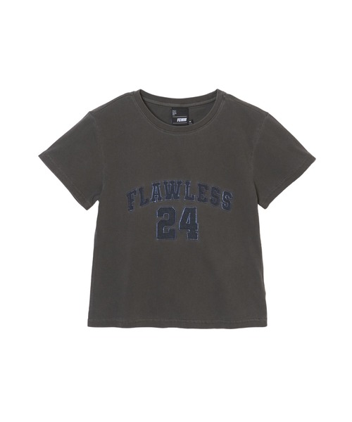 FCMM(エフシーエムエム)の「PIGMENT DENIM CROP TEE/ピグメントデニムクロップT(Tシャツ/カットソー・レディース・ブラック/ホワイト/チャコール・SMALL/MEDIUM)」の2枚目の写真