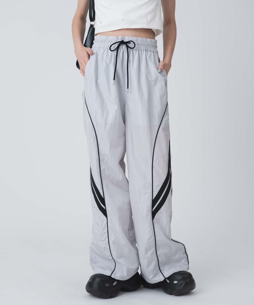 WEGO（ウィゴー）の「WEGO/パイピングトラックパンツ（カーゴパンツ・レディース・ライトグレー/ブラック・FREE）」の9枚目の写真