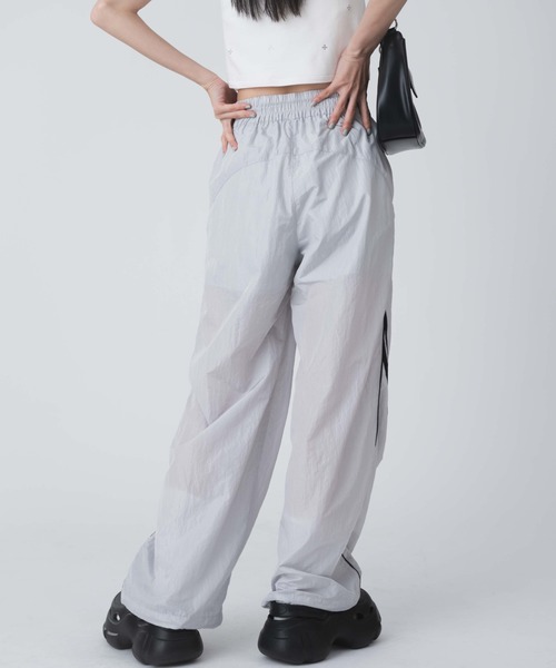 WEGO（ウィゴー）の「WEGO/パイピングトラックパンツ（カーゴパンツ・レディース・ライトグレー/ブラック・FREE）」の12枚目の写真