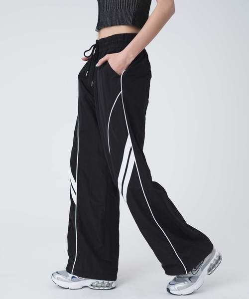 WEGO（ウィゴー）の「WEGO/パイピングトラックパンツ（カーゴパンツ・レディース・ライトグレー/ブラック・FREE）」の6枚目の写真