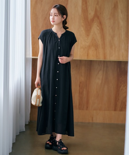 COHINA（コヒナ）の「エアリーギャザーワンピース【低身長・小柄女性】（ワンピース・レディース・グリーン/ベージュ/ブラック・REGULAR/SHORT）」の2枚目の写真