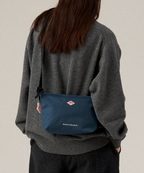 DANTON(ダントン)の「CORDURA CANVAS SHOULDER BAG〈MONTSOURIS〉(ショルダーバッグ・レディース・ブラック/グレイッシュベージュ/ダークグレー/マスタード/ブルー系その他/ダークグリーン・-)」の5枚目の写真
