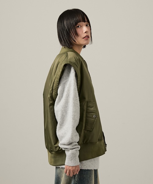 Snap club（スナップクラブ）の「【Snap club】オーバーサイズ2WAY袖脱着MA-1（MA-1・レディース・カーキ/ブラック/シルバー・L/M）」の16枚目の写真