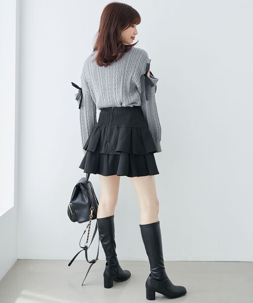 MAJESTIC LEGON(マジェスティックレゴン)の「ロマンティックケーブル肩あきニット(ニット/セーター・レディース・ブルー/グレー/ベージュ/アイボリー・MEDIUM)」の18枚目の写真