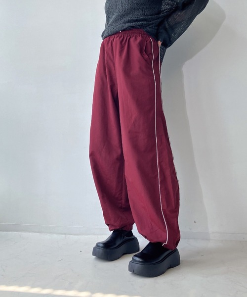 Alo アロ ドローストリング カジュアルパンツ ブラック・グレー Sサイズ bottoms-02221 サイドライン ドロストパンツ ライトベージュ