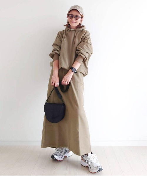 notch.（ノッチ）の「【 notch.by yui 】裾スピンドルパーカー（スウェット・レディース・ブラック/チャコール/ライトグレー/ブラウン・M）」の14枚目の写真