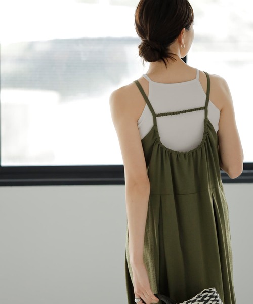 STYLE DELI(スタイルデリ)の「華奢ストラップシボ生地ワンピース(ワンピース・レディース・ブラック/カーキ・SMALL/MEDIUM)」の19枚目の写真