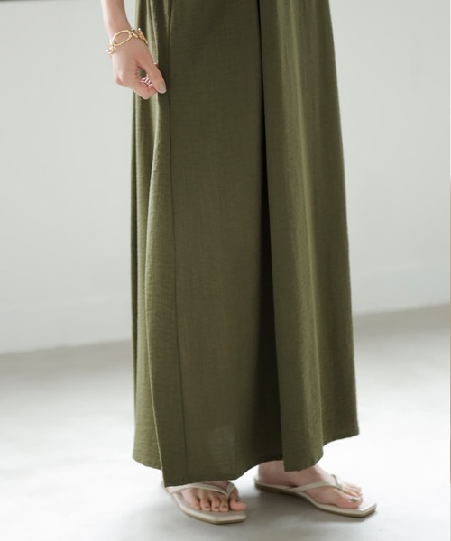 STYLE DELI(スタイルデリ)の「華奢ストラップシボ生地ワンピース(ワンピース・レディース・ブラック/カーキ・SMALL/MEDIUM)」の14枚目の写真