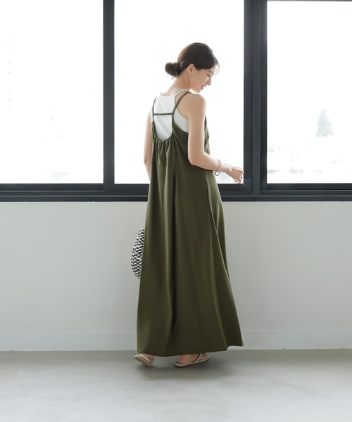 STYLE DELI(スタイルデリ)の「華奢ストラップシボ生地ワンピース(ワンピース・レディース・ブラック/カーキ・SMALL/MEDIUM)」の18枚目の写真