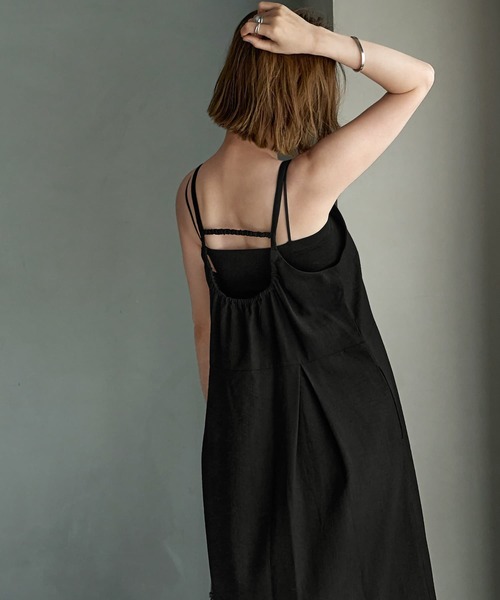 STYLE DELI(スタイルデリ)の「華奢ストラップシボ生地ワンピース(ワンピース・レディース・ブラック/カーキ・SMALL/MEDIUM)」の7枚目の写真