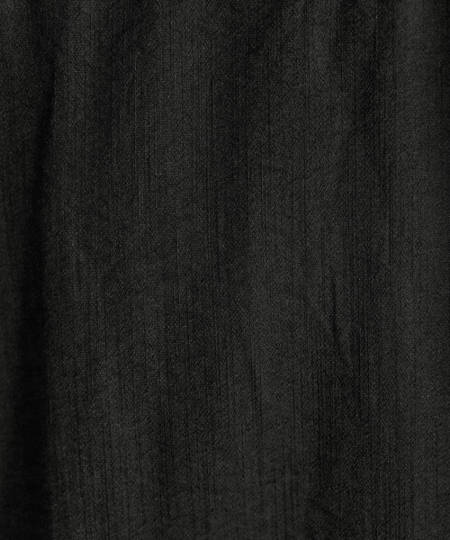 STYLE DELI(スタイルデリ)の「華奢ストラップシボ生地ワンピース(ワンピース・レディース・ブラック/カーキ・SMALL/MEDIUM)」の3枚目の写真