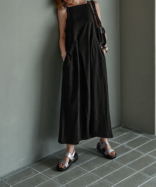 STYLE DELI(スタイルデリ)の「華奢ストラップシボ生地ワンピース(ワンピース・レディース・ブラック/カーキ・SMALL/MEDIUM)」の10枚目の写真
