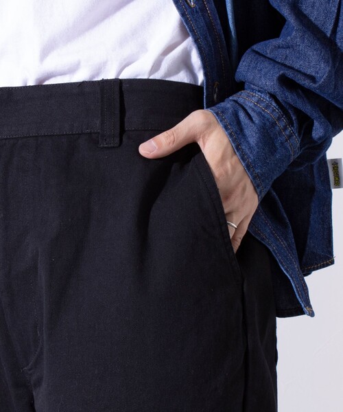 GEVACO（ゲバコ）の「【GEVACO/ゲバコ】イージーウエストストレートパンツ ワンポイントロゴ（チノパンツ・メンズ・ブラック/キャメル/チャコールグレー・M/L）」の5枚目の写真