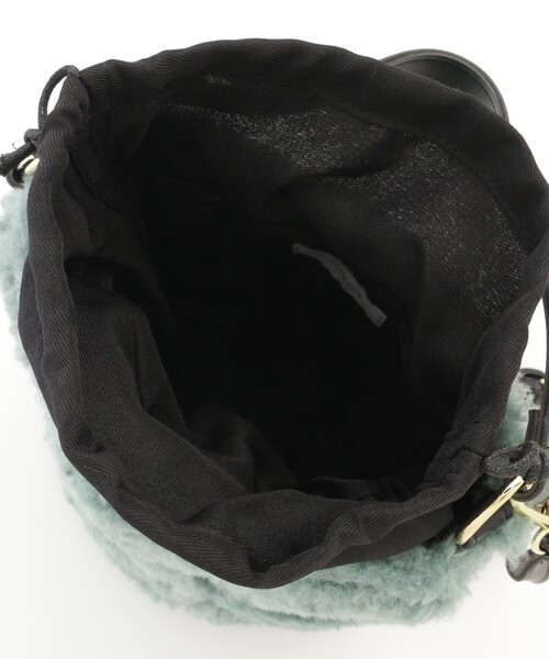 &Bridge(アンドブリッジ)の「cachellier(カシェリエ) 巾着口ボアショルダーバッグ(ショルダーバッグ・レディース・スモーキーグリーン系・99)」の4枚目の写真