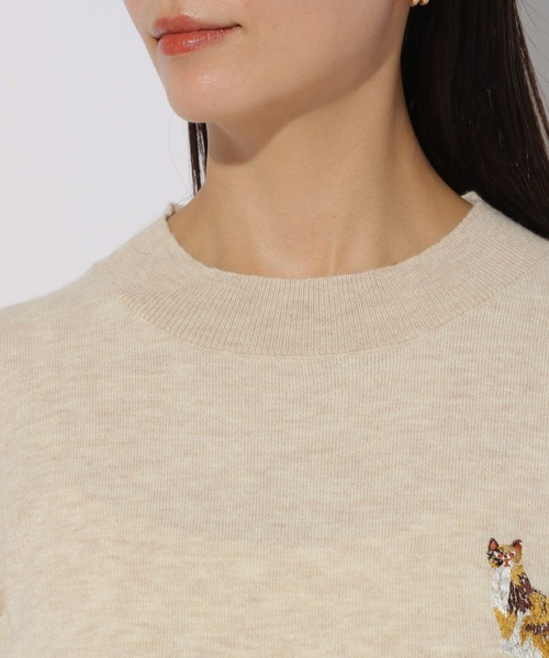 Elura(エルーラ)の「<タムロアヤノさんコラボ>ねこ刺繍ニット(ニット/セーター・レディース・ライトベージュ/ダークネイビー・FREE)」の6枚目の写真