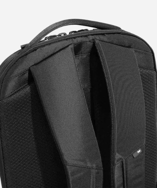 Aer(エアー)の「【Aer / エアー】 Pro Collection Pro Pack Slim(バックパック/リュック・メンズ・ブラック・FREE)」の9枚目の写真