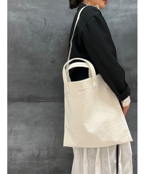 ZUCCa（ズッカ）の「EMBOSSバッグ / バッグ / S（トートバッグ・レディース・ホワイト/シルバー/ブラック・FREE）」の8枚目の写真