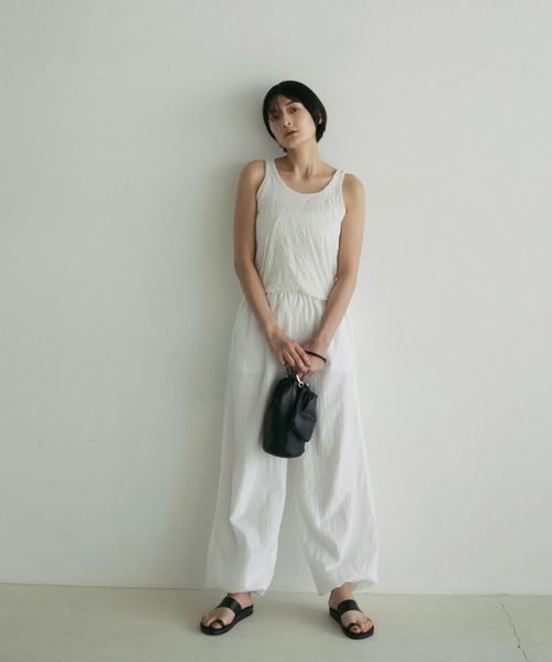 anuke（アンヌーク）の「Leather Tube Bag（ハンドバッグ・レディース・シルバー/アイボリー/ブラック・FREE）」の5枚目の写真