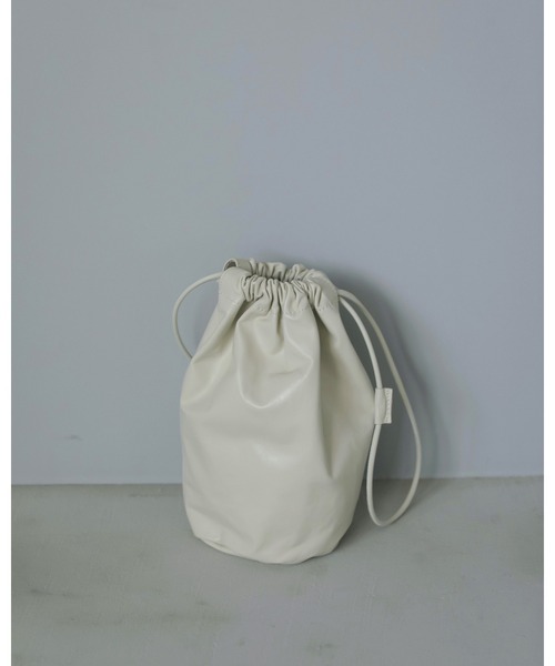 anuke（アンヌーク）の「Leather Tube Bag（ハンドバッグ・レディース・シルバー/アイボリー/ブラック・FREE）」の14枚目の写真
