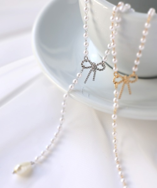 Riberry（リベリー）の「パールチェーンリボンロングネックレス（ネックレス・レディース・ゴールド/シルバー・FREE）」の2枚目の写真