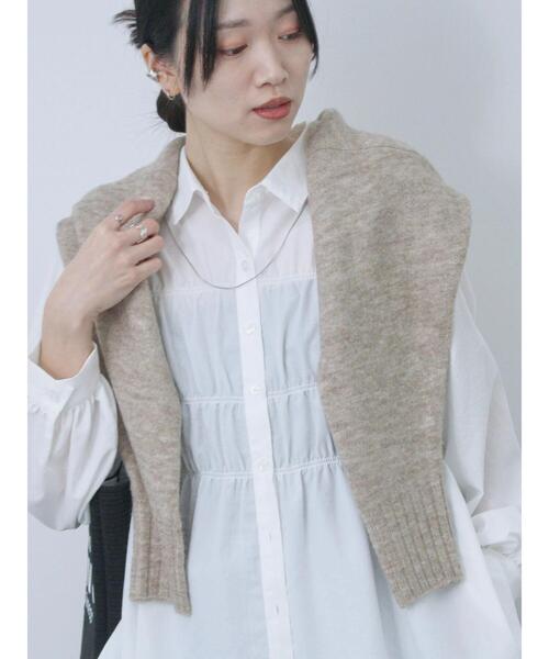 Samansa Mos2 blue（サマンサモスモスブルー）の「シャーリングシャツ（シャツ/ブラウス・レディース・オフホワイト/チャコールグレー/ベージュ・F）」の2枚目の写真