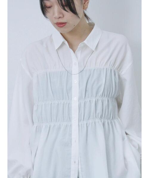 Samansa Mos2 blue（サマンサモスモスブルー）の「シャーリングシャツ（シャツ/ブラウス・レディース・オフホワイト/チャコールグレー/ベージュ・F）」の9枚目の写真