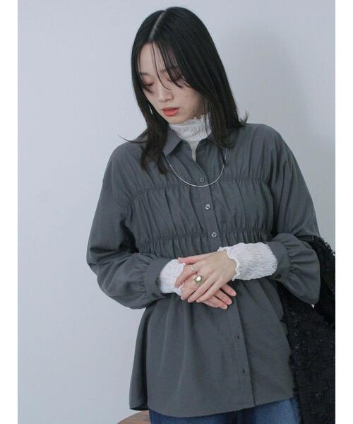 Samansa Mos2 blue（サマンサモスモスブルー）の「シャーリングシャツ（シャツ/ブラウス・レディース・オフホワイト/チャコールグレー/ベージュ・F）」の16枚目の写真