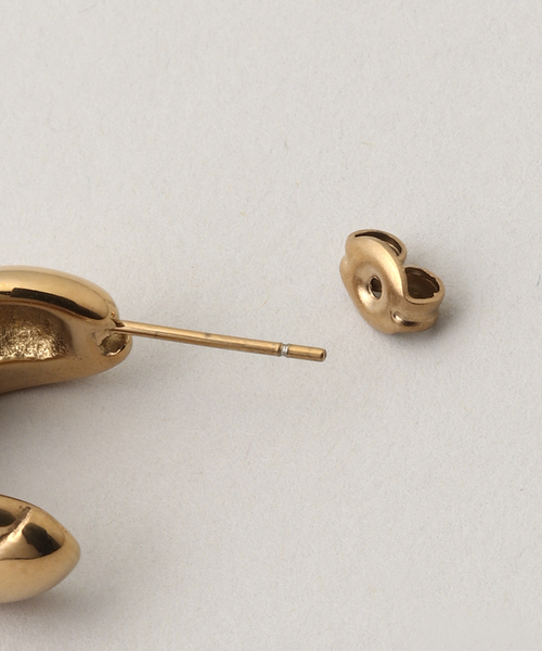 SLOBE IENA(スローブイエナ)の「SLOBE ワイドフープピアス(ピアス(両耳用)・レディース・ゴールド・FREE)」の5枚目の写真