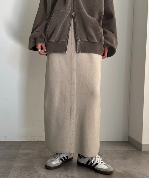 apres jour mignon(アプレジュールミニョン)の「フロントボタンデザインニットスカート(スカート・レディース・杢グレー/ブラック/アイボリー・MEDIUM/X-LARGE/SMALL)」の4枚目の写真