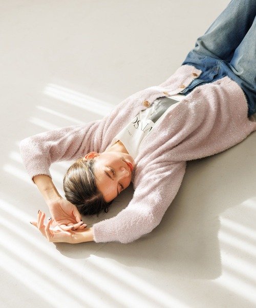 BAYFLOW（ベイフロー）の「[ラメ感が華やか]ラメフェザーニットカーディガン（カーディガン/ボレロ・レディース・ピンク/グレー/オフホワイト/ライトブルー・FREE）」の11枚目の写真