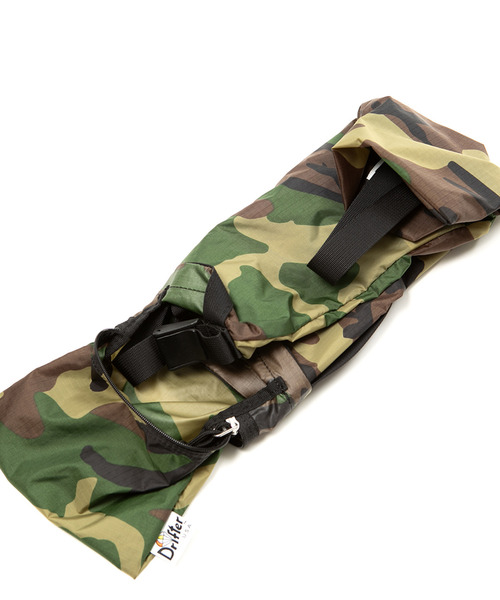 Drifter（ドリフター）の「PACK SHOULDER TOTE／パックショルダートート（ショルダーバッグ・メンズ・タン/グリーン系カモフラージュ/ネイビー/ブルー/ブラック・FREE）」の12枚目の写真