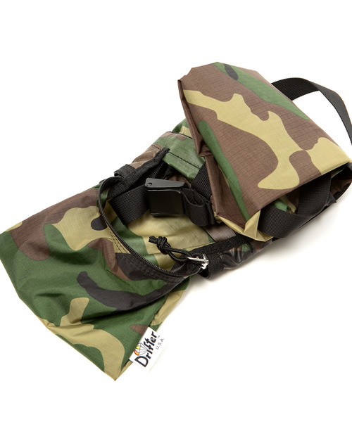 Drifter（ドリフター）の「PACK SHOULDER TOTE／パックショルダートート（ショルダーバッグ・メンズ・タン/グリーン系カモフラージュ/ネイビー/ブルー/ブラック・FREE）」の11枚目の写真