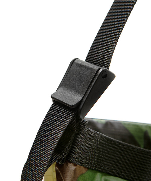 Drifter（ドリフター）の「PACK SHOULDER TOTE／パックショルダートート（ショルダーバッグ・メンズ・タン/グリーン系カモフラージュ/ネイビー/ブルー/ブラック・FREE）」の19枚目の写真