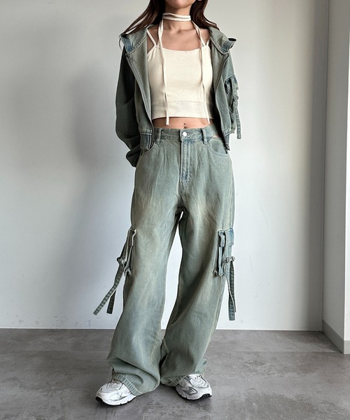 apres jour mignon(アプレジュールミニョン)の「【SETUP可能】カットアウトデニムカーゴパンツ(デニムパンツ・レディース・ブルー/ブラック・SMALL/X-LARGE/MEDIUM)」の14枚目の写真