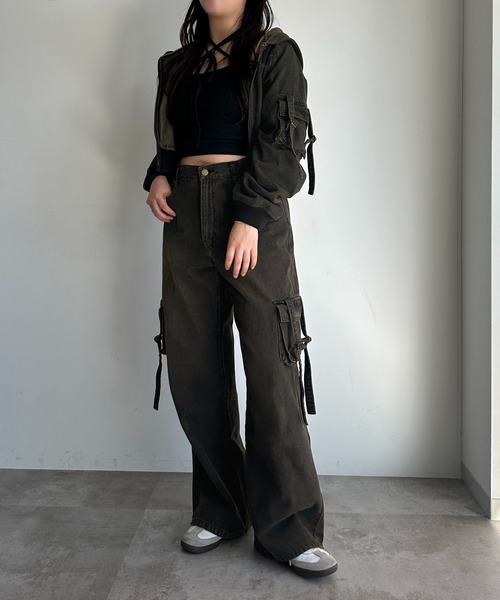 apres jour mignon(アプレジュールミニョン)の「【SETUP可能】カットアウトデニムカーゴパンツ(デニムパンツ・レディース・ブルー/ブラック・SMALL/X-LARGE/MEDIUM)」の7枚目の写真