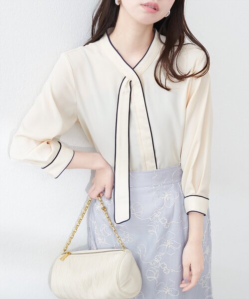 natural couture（ナチュラルクチュール）の「ねじり配色ボウタイ7分袖ブラウス（シャツ/ブラウス・レディース・アイボリー/ネイビー/ラベンダー/イエロー/ベージュ・FREE）」の7枚目の写真