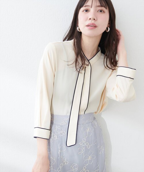 natural couture（ナチュラルクチュール）の「ねじり配色ボウタイ7分袖ブラウス（シャツ/ブラウス・レディース・アイボリー/ネイビー/ラベンダー/イエロー/ベージュ・FREE）」の9枚目の写真
