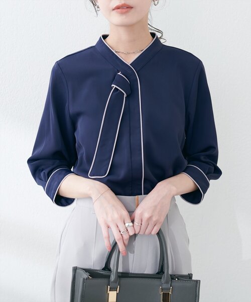 natural couture（ナチュラルクチュール）の「ねじり配色ボウタイ7分袖ブラウス（シャツ/ブラウス・レディース・アイボリー/ネイビー/ラベンダー/イエロー/ベージュ・FREE）」の4枚目の写真