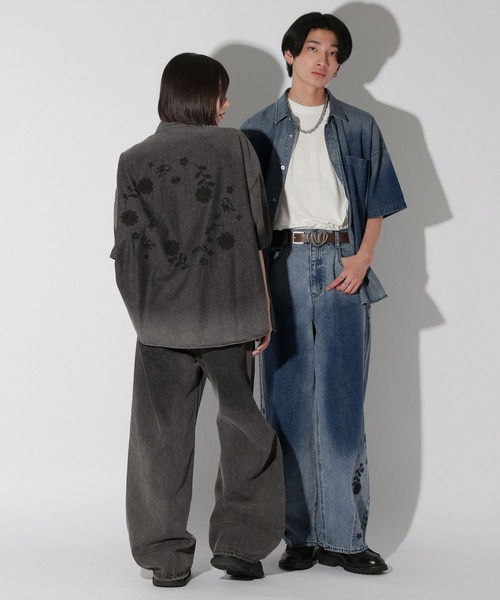 Anui（アニュイ）の「【UNISEX】フラワーデニムシャツ（シャツ/ブラウス・レディース・ブルー/ブラック・MEDIUM）」の18枚目の写真