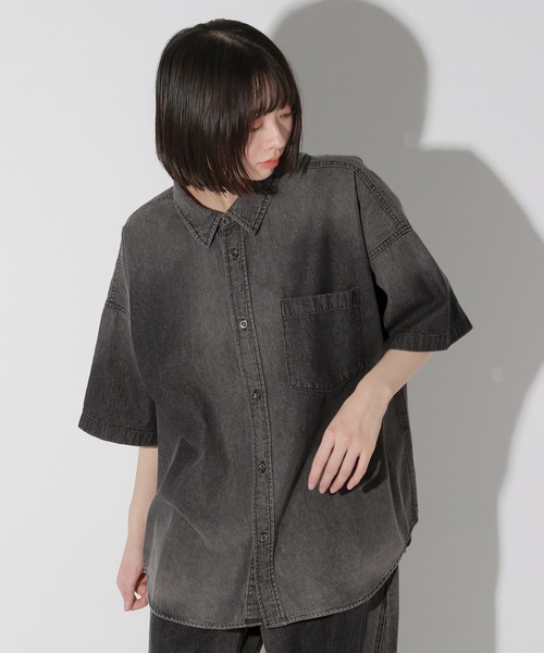 Anui（アニュイ）の「【UNISEX】フラワーデニムシャツ（シャツ/ブラウス・レディース・ブルー/ブラック・MEDIUM）」の20枚目の写真