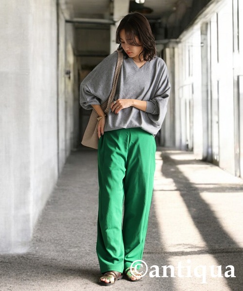 antiqua(アンティカ)の「コーデセット カシミヤタッチドルマンニット×カッティングテーパードパンツ(セットアップ・レディース・パープル/ナチュラル/杢グレー・L/M)」の1枚目の写真