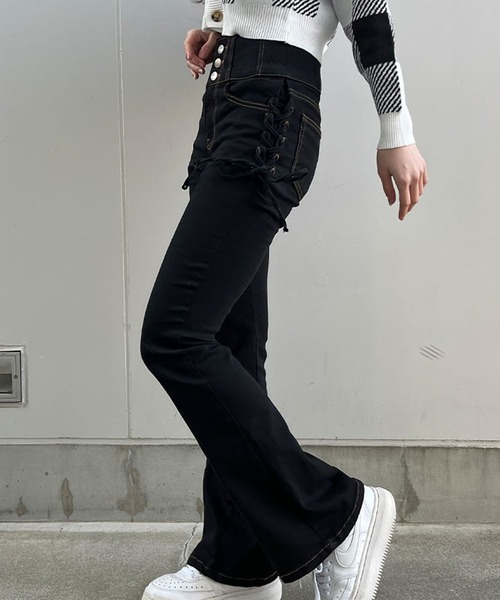 GLAMOROUS JANE(グラマラスジェーン)の「脇レースアップハイウエストデニムフレアパンツ(デニムパンツ・レディース・ブラック/チャコールグレー/ブルー・M/S)」の16枚目の写真