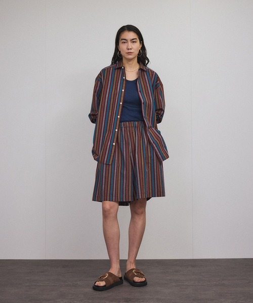 SALON adam et rope'（サロン アダム エ ロペ）の「Hug Silk ラウンドネックタンクトップ（タンクトップ・レディース・オフホワイト/ブラック/ネイビー・FREE）」の7枚目の写真