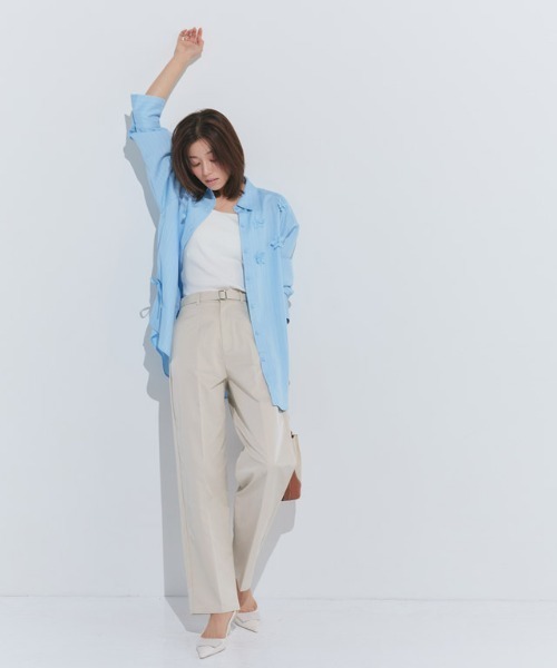 Pierrot(ピエロ)の「エステルツイルベルテッドパンツ(その他パンツ・レディース・グレイッシュベージュ/ライトカーキ・PM/M/L)」の4枚目の写真
