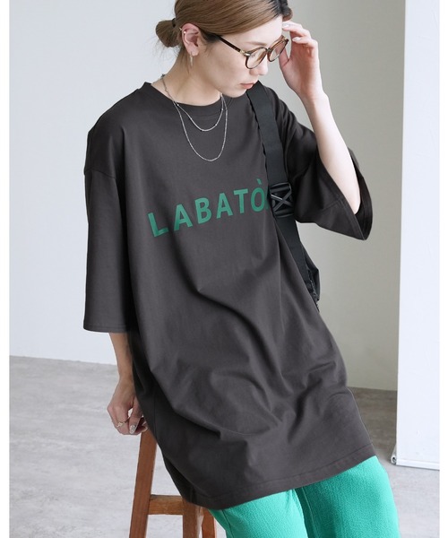 reca(レカ)の「BIGロゴプリントTシャツ(Tシャツ/カットソー・レディース・ブラック/オフホワイト/チャコールグレー・M)」の3枚目の写真