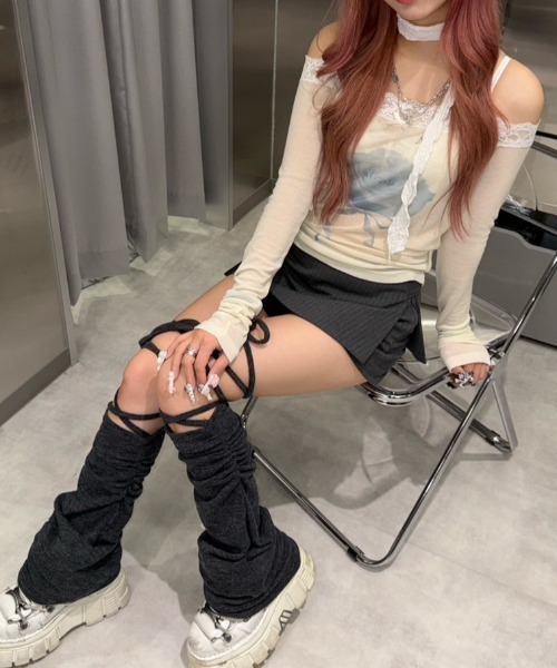 Never mind the XU / Chikashitsu+(ネバーマインド ザ エックスユー / チカシツプラス)の「【nmtc+】stripe rap pants / 【エヌエムティーシープラス】ストライプボーダーラップスカートパンツ(スカート・レディース・チャコール/ベージュ/グレー・ONE SIZE)」の7枚目の写真